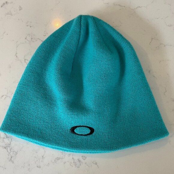 Oakley Outdoor Cozy 100% Acrylic Knit Beanie/Toque Turquoise Blue Unisex Sz OS - Picture 1 of 9